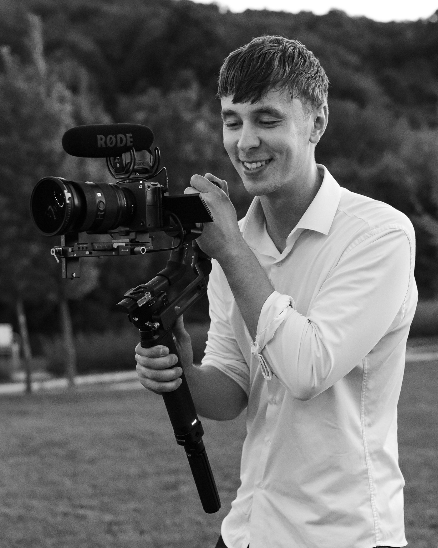Peter z Magic Production počas natáčania svadby